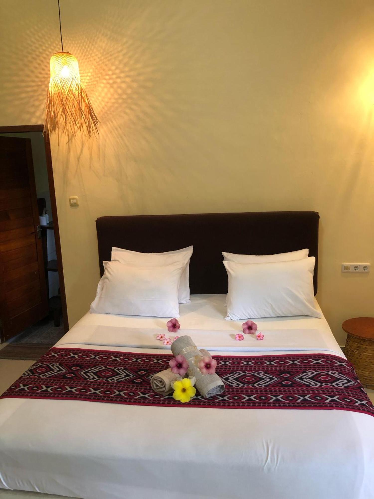 Waroeng Senaru Hotell Exteriör bild